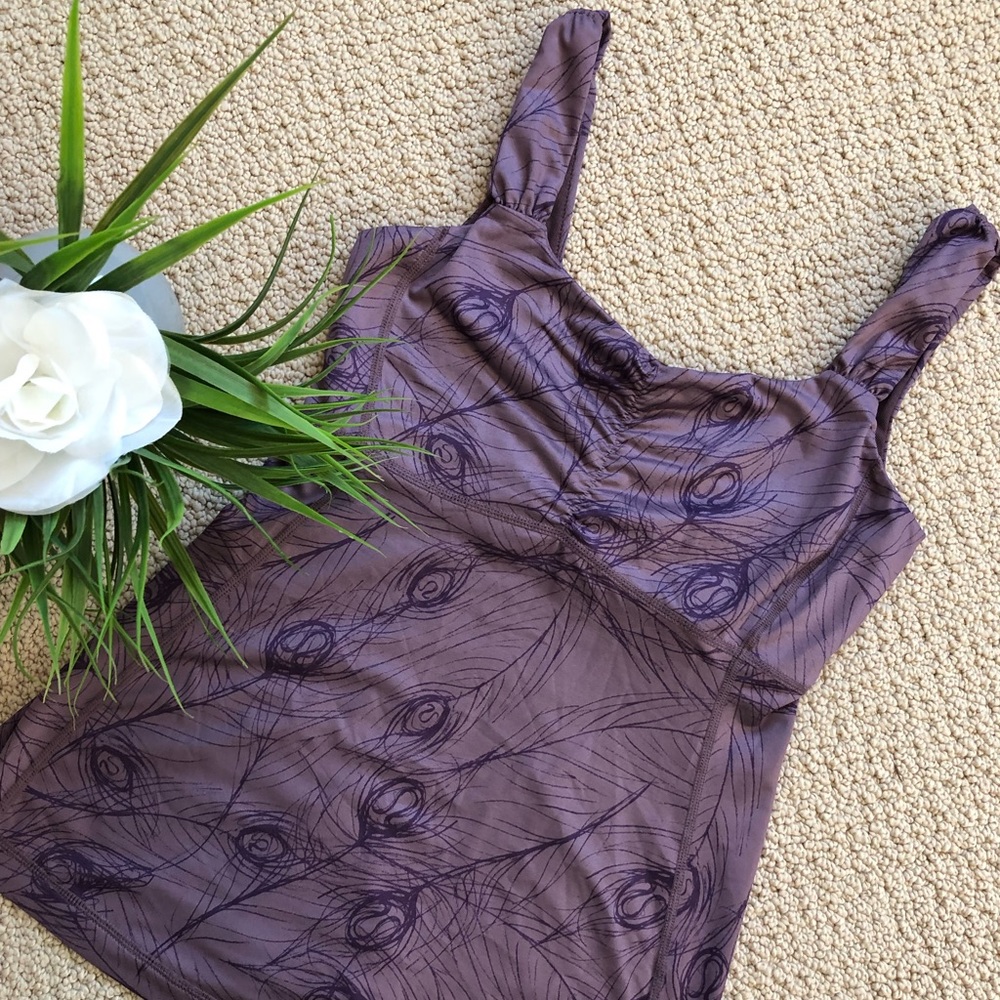 Lululemon tank